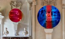 Anish Kapoor a ukázka z výstavy jeho soch v Houghton Hall