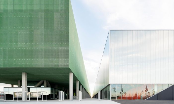 OMA postavila v Toulouse supermoderní výstavní a kongresové centrum MEETT