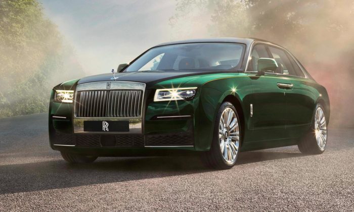 Rolls-Royce uvádí prodlouženou verzi nového minimalistického Ghost Extended