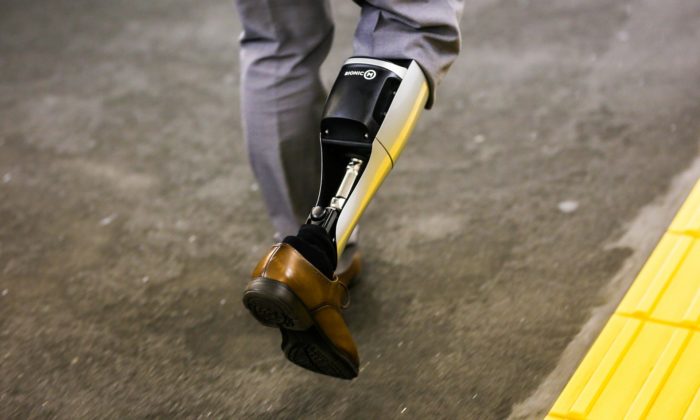 BionicM vyvinulo motorizovanou protetickou dolní končetinu proti pádu při zakopnutí