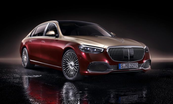 Mercedes-Maybach S-Class je luxusní samořídící limuzína masírující nově i lýtka