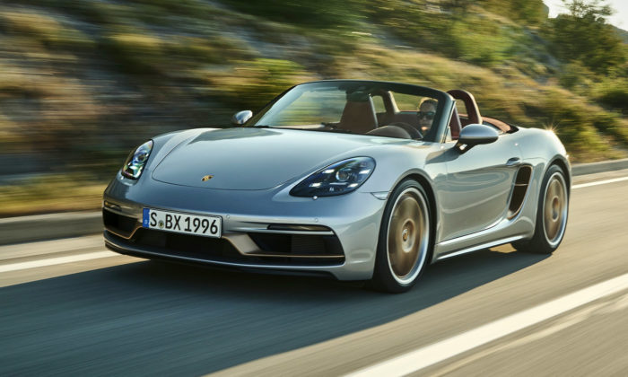 Porsche Boxster slaví 25 let limitovanou edicí s interiérem v červené kůži