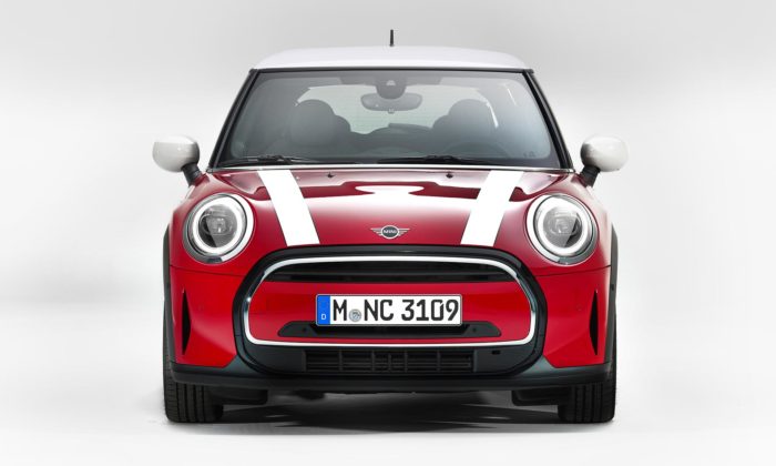 Mini modernizuje tři varianty modelu Cooper a dává mu čistší design
