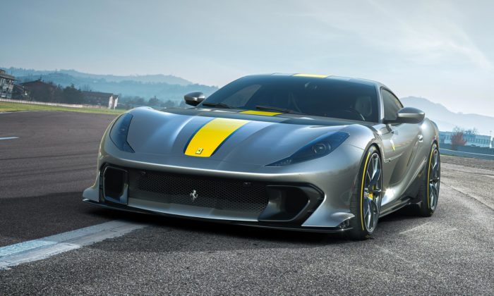 Ferrari ukázalo limitovanou edici nového vrcholného modelu s motorem V12