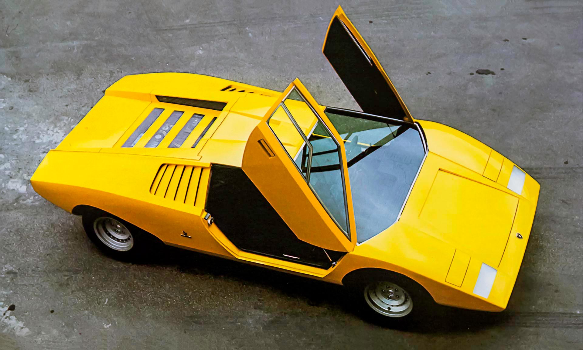 Přísně hranaté Lamborghini Countach LP 500 slaví velké výročí 50 let