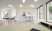 Montessori školka v Klecanech od No Architects