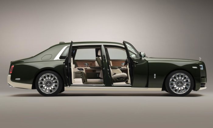 Rolls-Royce vyrobil na míru jedinečný Phantom Oribe s interiérem od Hermès