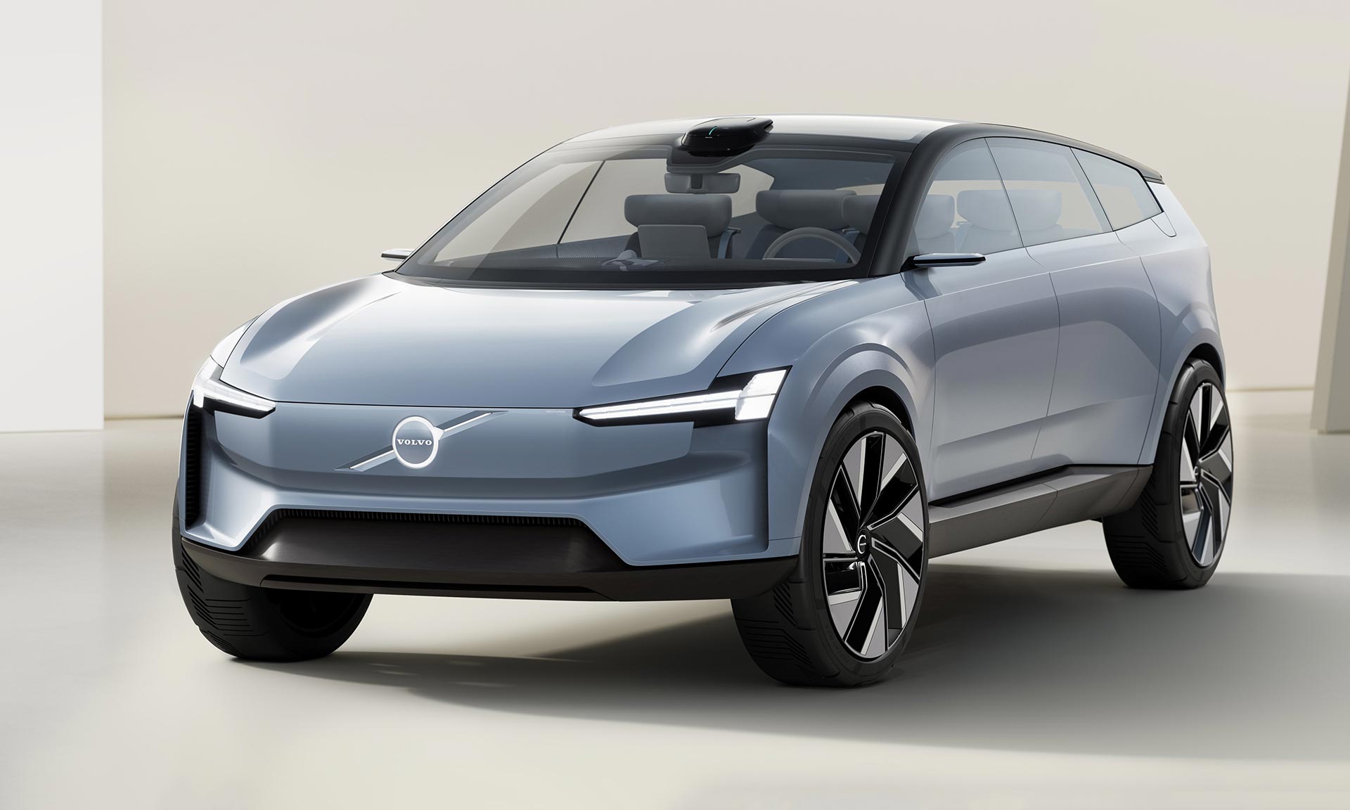Volvo Concept Recharge ukazuje budoucnost designu elektrických vozů Volvo