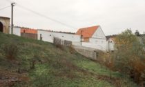 Úprava hospodářského dvora v Bukovci k bydlení
