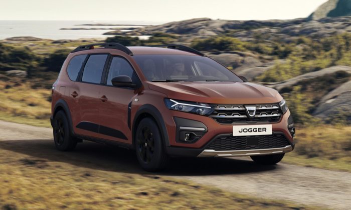 Dacia Jogger je dostupný sedmimístný rodinný vůz s překvapivým designem