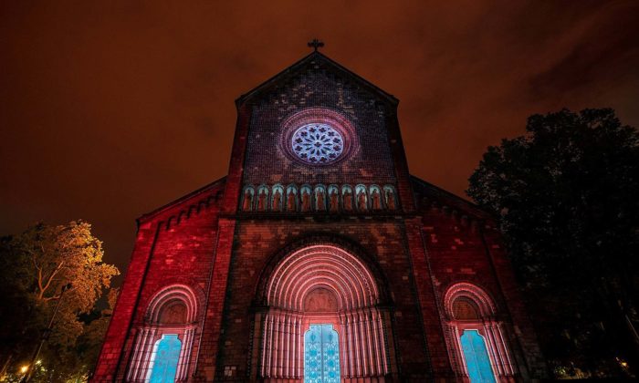 Videomappingem na kostel v Karlíně odstartuje čtyřdenní festival světla Signal