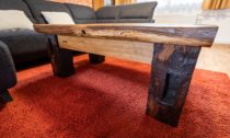 Ručně vyráběné dřevěné stoly a stolky Houně