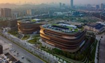 Infinitus Plaza v Guangzhou od Zaha Hadid Architects