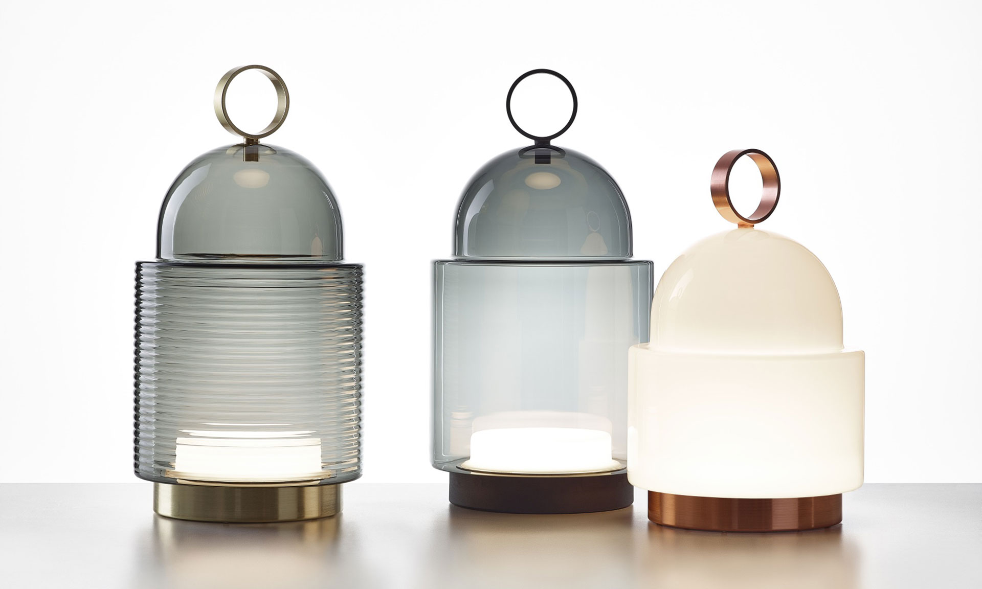 Chiaramonte Marin navrhli pro eskou sklárnu Brokis venkovní přenosnou lamp Dome Nomad – DesignMag.cz