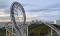 Ein Aussichtsturm mit dem SpaceWalk-Trail in Südkorea