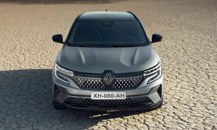 Renault odhalil SUV jménem Austral a zaujmout chce nejen moderním interiérem