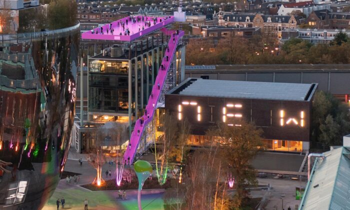 MVRDV postaví v Rotterdamu dočasnou růžovou vyhlídku na střeše kulturního centra