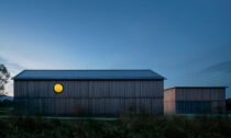 Tři domy a dvůr v Ostravici od ateliéru Papousek & Silhan Architects