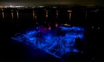 Světelná instalace Waterlicht na hradě Loevestein od studia Roosegaarde