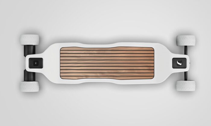 České studio Prototypum navrhlo Jetsurf Yacht Longboard pro milovníky jachtingu