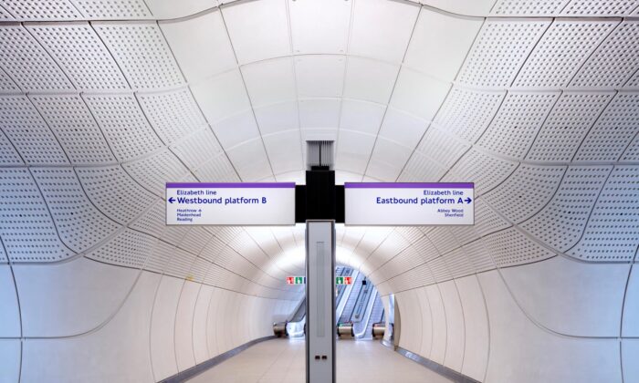 V Londýně otevřeli novou trasu metra Elizabeth Line dlouhou více jak 100 kilometrů