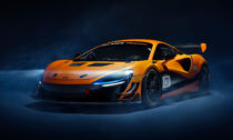 Speciálně postavený závodní vůz McLaren Artura