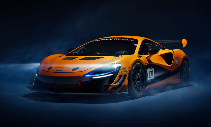 McLaren udělal z hybridního sporťáku Artura závodní bestii postavenou na míru