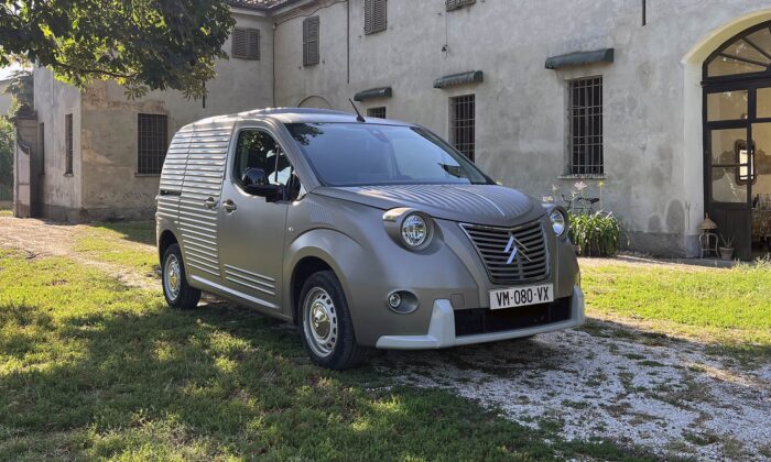 Citröen oživil retro design 2CV Fourgonnette AU z roku 1951 a představuje stylové Berlingo