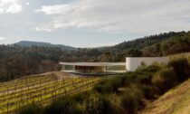 Pavilon Oscar Niemeyer ve francouzském Château La Coste