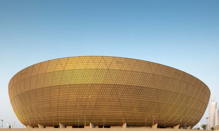 Foster postavil fotbalový stadion Lusail Stadium s designem obrovské zlaté mísy