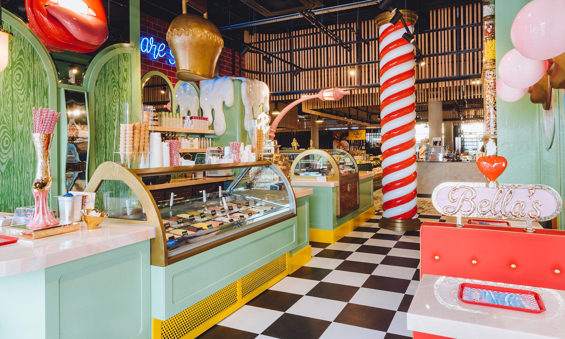 Studio Job vytvořilo bláznivý a hravý interiér pro cukrárnu Bella’s Ice & Candy Store