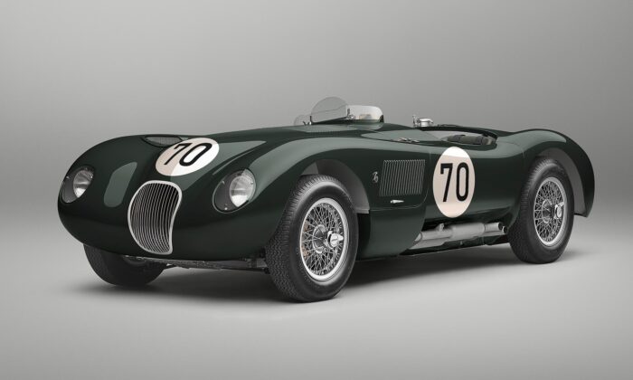 Jaguar začal znovu vyrábět ikonický 70 let starý sporťák C-Type ve výroční 70-Edition