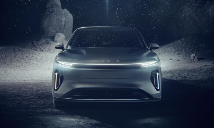 Lucid Gravity je sedmimístné elektrické SUV s novou generací skleněného kokpitu