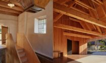 Nový dům se starým mlýnem v obci Opatová na Slovensku