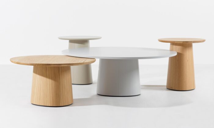 Ton rozšířil kolekci dřevěných stolů P.O.V. o trojici různě vysokých konferenčních stolků