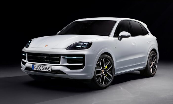 Porsche Cayenne přichází v inovované verzi s přelomovou koncepcí ovládání a zobrazování