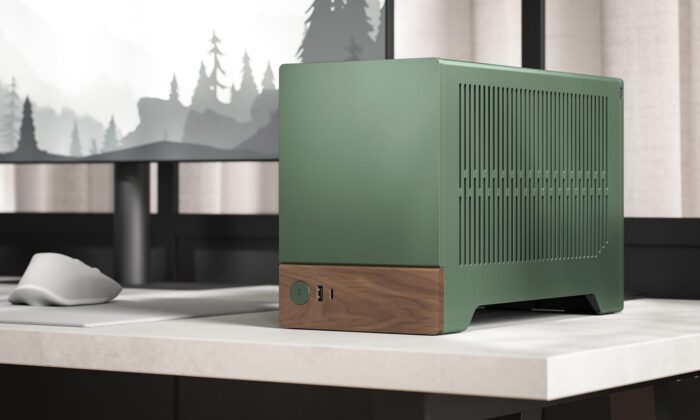 Fractal Design navrhl nejen pro hráče malou počítačovou skříň Terra z hliníku a ořechového dřeva