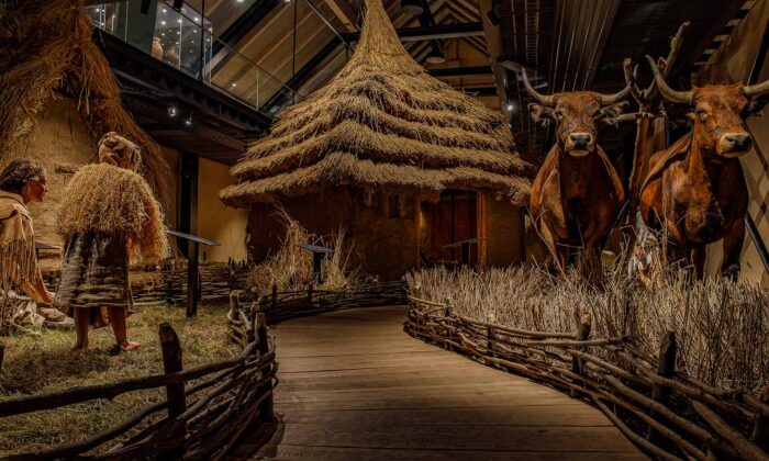 Muzeum v Roztokách u Prahy se může pochlubit expozicí období pravěku v reálné velikosti