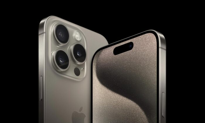 Apple představil vylepšené iPhone 15 Pro a iPhone 15 Pro Max vyrobené poprvé z leteckého titanu