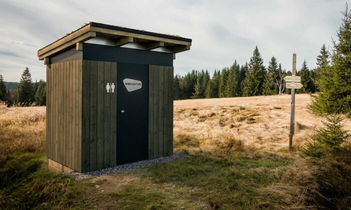 Biocultus je česká ekologická kompostovací veřejná toaleta využívající skandinávskou technologii a design
