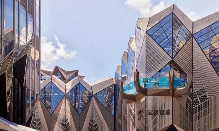 Zaha Hadid Architects dokončili resort W Macau s designem inspirovaným art deco a Hollywoodem