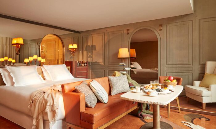 Philippe Starck navrhl v bývalých vinných sklepích hotel Mondrian Bordeaux Les Carmes