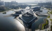Zhuhai Jinwan Civic Arts Centre od Zaha Hadid Architects