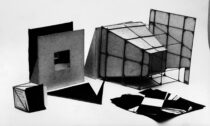 Ukázka z výstavy Enzo Mari v Design Museum Londýn