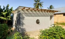 Knihovna Mariam na Zanzibaru od Parallel Studio