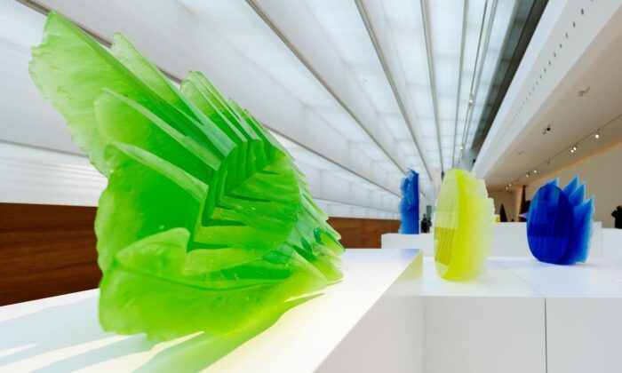 Slovenská národní galerie vystavuje dechberoucí objekty z taveného skla od Zory Palové