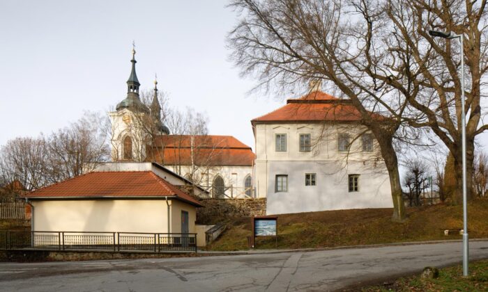 Citlivou rekonstrukcí části areálu Kláštera Želiv vznikla Galerie Stará prelatura