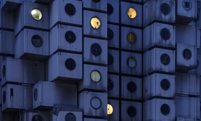 Zaniklá kapslová věž Nakagin má velkou výstavu v newyorské galerii MoMA