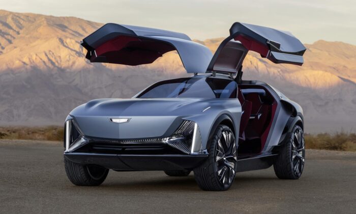 Cadillac Elevated Velocity je koncept crossoveru s luxusním interiérem a dveřmi otvíranými nahoru