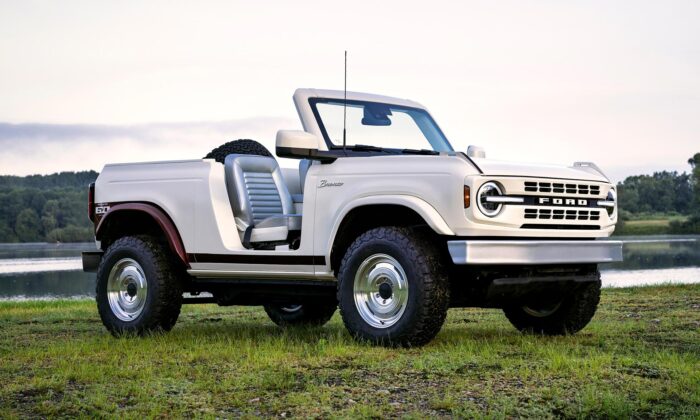 Ford k 60. narozeninám off-roadu Bronco vytvořil koncept roadsteru odkazující na původní model